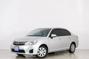 Седан Toyota Corolla Axio 2013 года, 1039000 рублей, Красноярск