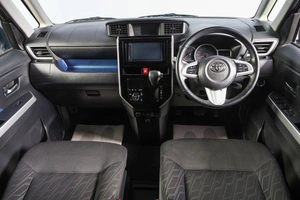 Минивэн Toyota Roomy 2018 года, 1179000 рублей, Новосибирск