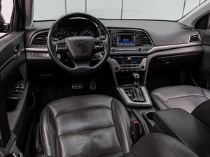 Седан Hyundai Elantra 2016 года, 1345000 рублей, Краснодар