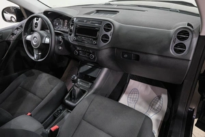 Внедорожник Volkswagen Tiguan 2011 года, 849000 рублей, Новокузнецк