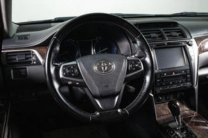 Седан Toyota Camry 2014 года, 1999000 рублей, Сургут