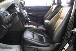 Седан Toyota Camry 2013 года, 1599000 рублей, Омск