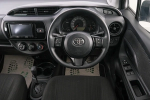 Хетчбэк Toyota Vitz 2019 года, 1119000 рублей, Красноярск