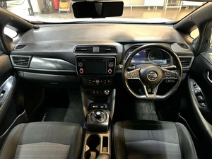 Хетчбэк Nissan Leaf 2019 года, 1897000 рублей, Красноярск