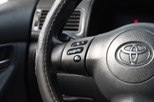 Хетчбэк Toyota Corolla 2006 года, 669000 рублей, Новосибирск