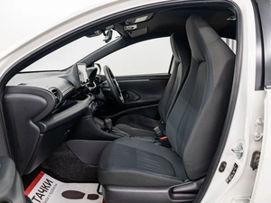 Хетчбэк Toyota Yaris 2021 года, 1270000 рублей, Красноярск