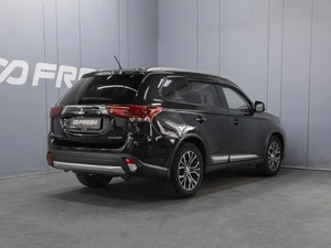 Внедорожник Mitsubishi Outlander 2015 года, 1850000 рублей, Омск