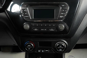 Хетчбэк Kia Rio 2013 года, 699000 рублей, Тюмень