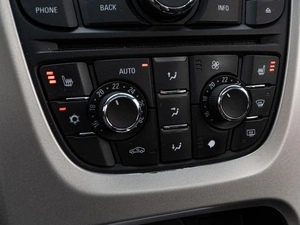 Хетчбэк Opel Astra 2011 года, 695000 рублей, Краснодар