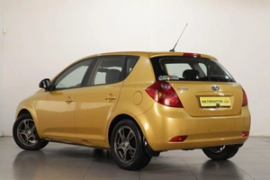 Хетчбэк Kia Ceed 2009 года, 639000 рублей, Челябинск