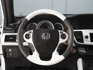 Седан Honda Accord 2013 года, 1680000 рублей, Омск