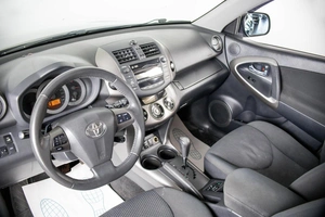 Внедорожник Toyota RAV4 2011 года, 1739000 рублей, Пермь