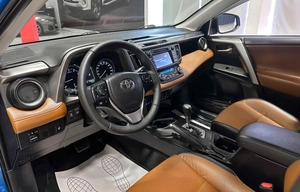 Внедорожник Toyota RAV4 2016 года, 2797000 рублей, Красноярск