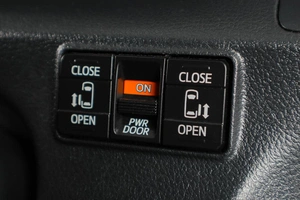 Минивэн Toyota Sienta 2019 года, 1769000 рублей, Тюмень