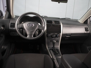 Седан Toyota Corolla 2008 года, 890000 рублей, Омск
