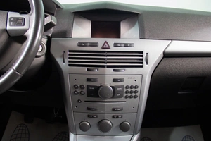 Универсал Opel Astra 2011 года, 659000 рублей, Сургут