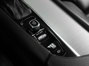Внедорожник Volvo XC90 2021 года, 4949000 рублей, Тюмень