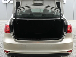 Седан Volkswagen Jetta 2012 года, 1299000 рублей, Аксай