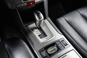 Седан Subaru Legacy 2011 года, 1119000 рублей, Сургут