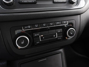 Внедорожник Volkswagen Tiguan 2011 года, 1299000 рублей, Саратов