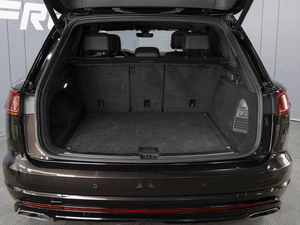 Внедорожник Volkswagen Touareg 2019 года, 4130000 рублей, Омск