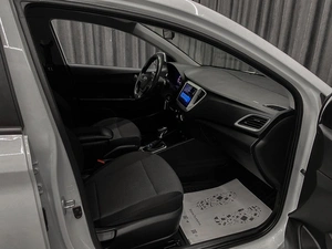 Седан Hyundai Solaris 2017 года, 1099000 рублей, Красноярск