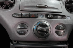 Седан Toyota Platz 2000 года, 379000 рублей, Новокузнецк