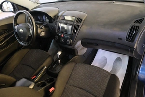 Хетчбэк Kia Ceed 2007 года, 699000 рублей, Омск