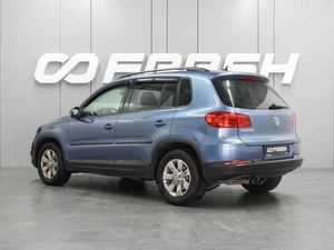Внедорожник Volkswagen Tiguan 2011 года, 1049000 рублей, Воронеж