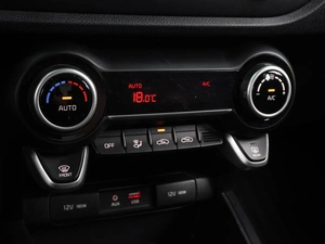 Седан Kia Rio 2018 года, 1325000 рублей, Воронеж
