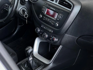 Хетчбэк Kia Ceed 2013 года, 879000 рублей, Уфа