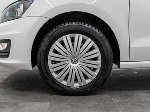 Седан Volkswagen Polo 2019 года, 975000 рублей, Красноярск