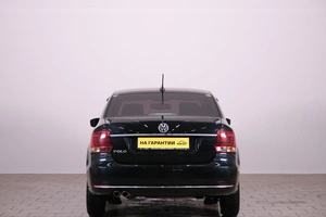 Седан Volkswagen Polo 2017 года, 1039000 рублей, Омск