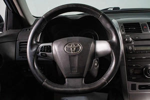 Седан Toyota Corolla 2011 года, 1199000 рублей, Сургут