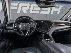 Седан Toyota Camry 2018 года, 2479000 рублей, Сургут