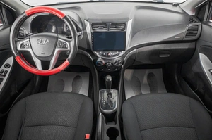 Седан Hyundai Solaris 2011 года, 899000 рублей, Барнаул