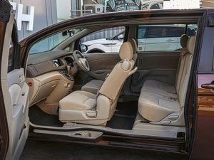 Минивэн Toyota Isis 2015 года, 1190000 рублей, Краснодар