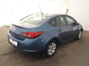 Седан Opel Astra 2014 года, 955000 рублей, Орёл