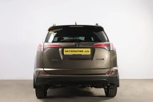 Внедорожник Toyota RAV4 2016 года, 2499000 рублей, Новосибирск