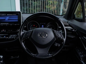 Внедорожник Toyota C-HR 2017 года, 1949000 рублей, Большой Сочи