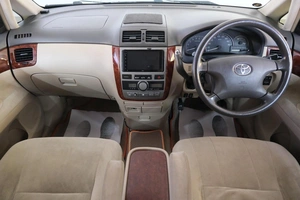 Минивэн Toyota Ipsum 2001 года, 849000 рублей, Омск