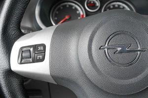 Хетчбэк Opel Corsa 2008 года, 399000 рублей, Тюмень