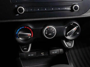 Седан Kia Rio 2021 года, 1579000 рублей, Тюмень