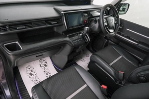 Минивэн Honda Stepwgn 2017 года, 2149000 рублей, Красноярск