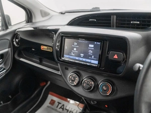 Хетчбэк Toyota Vitz 2019 года, 1080000 рублей, Красноярск