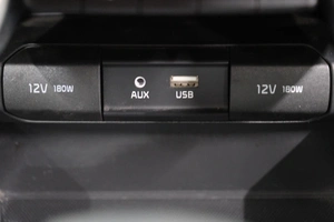 Хетчбэк Kia Rio X-Line 2019 года, 1699000 рублей, Омск