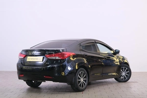 Седан Hyundai Elantra 2012 года, 899000 рублей, Омск