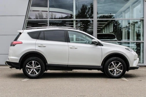 Внедорожник Toyota RAV4 2017 года, 2030000 рублей, Ярославль