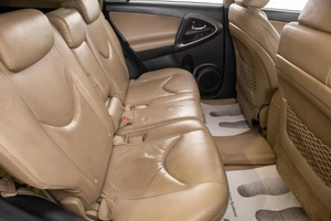 Внедорожник Toyota RAV4 2010 года, 1389000 рублей, Барнаул