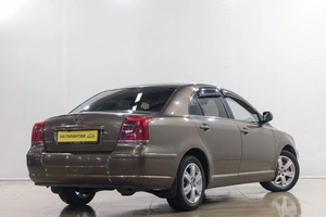 Седан Toyota Avensis 2005 года, 749000 рублей, Новокузнецк
